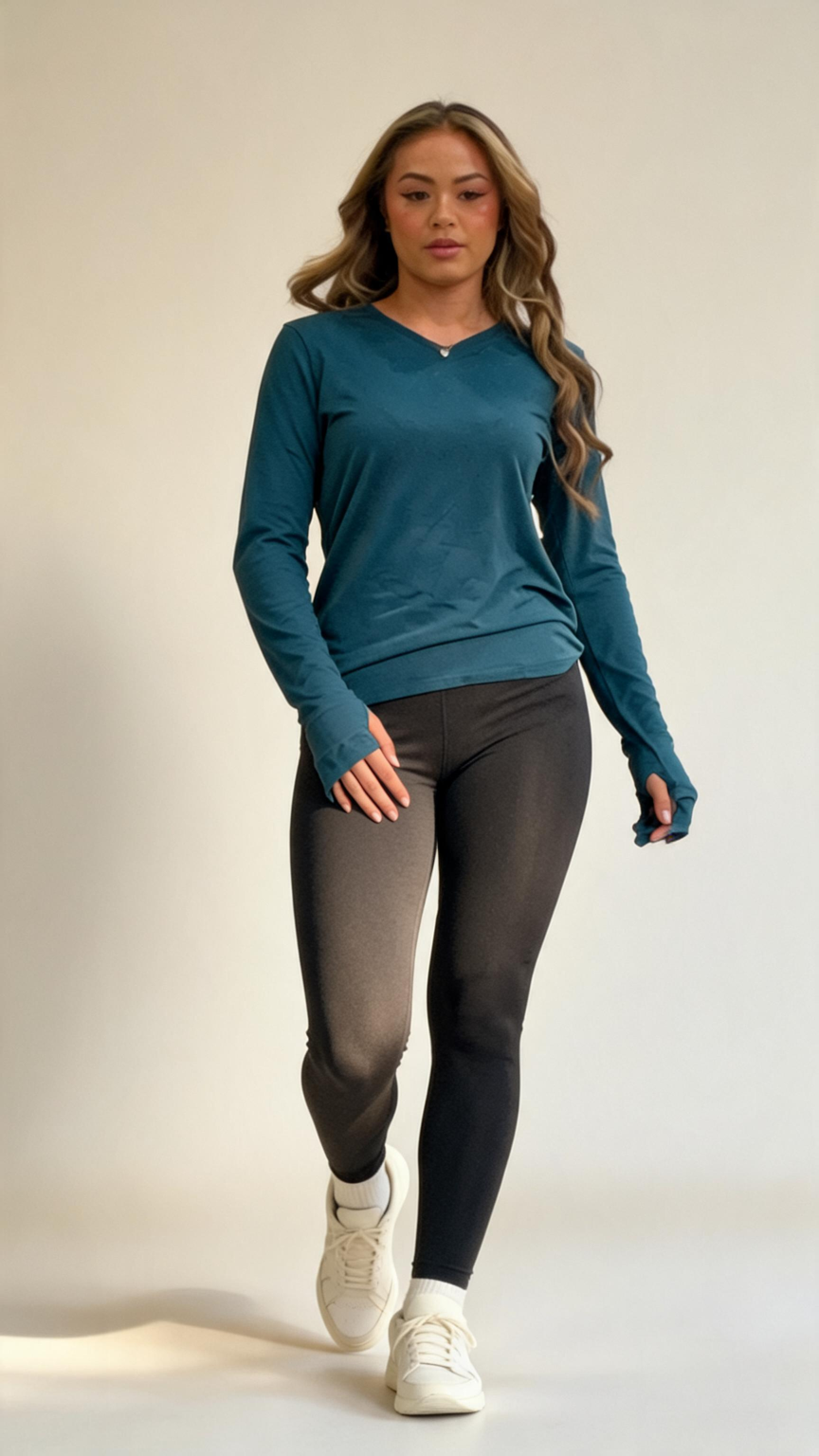 Bamboo Performance Long Sleeve w Thumbholes- Women&
